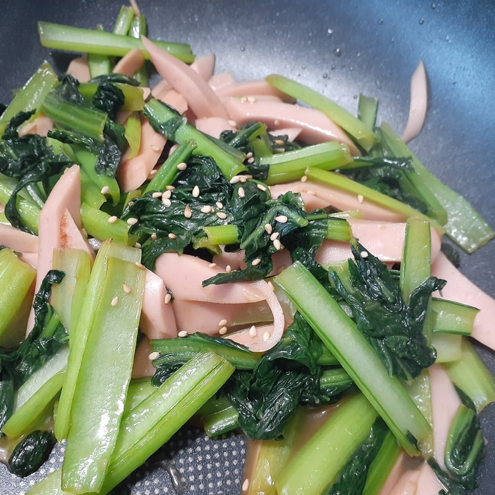 簡単おつまみ！小松菜と魚肉ソーセージのわさび和え！